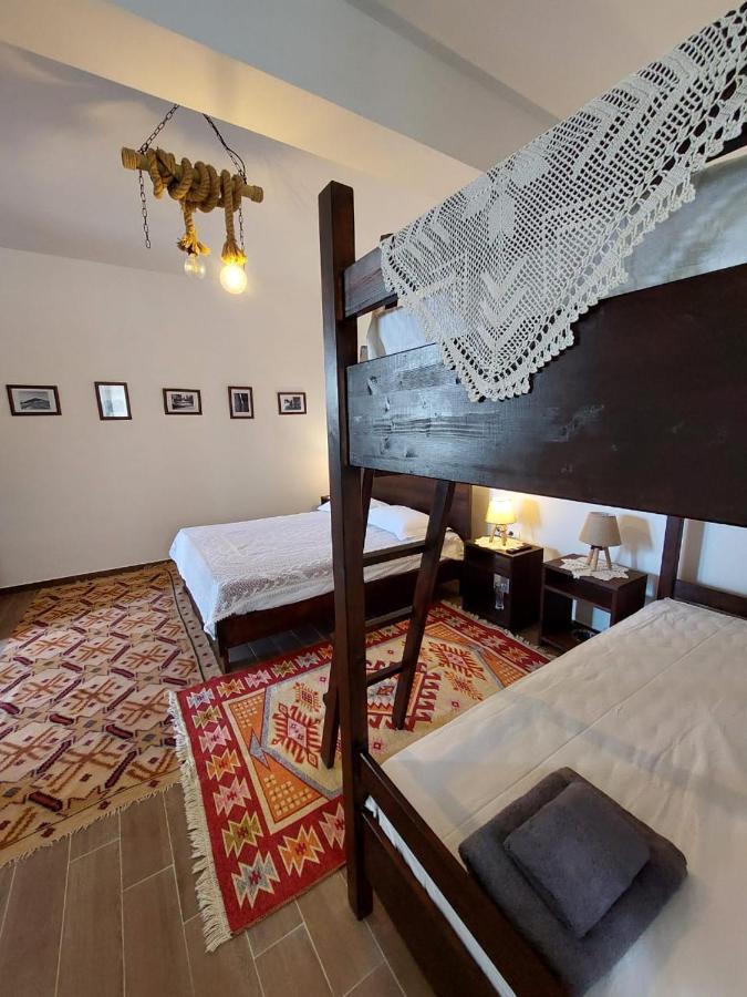 Guest House Gorani Berat Eksteriør billede